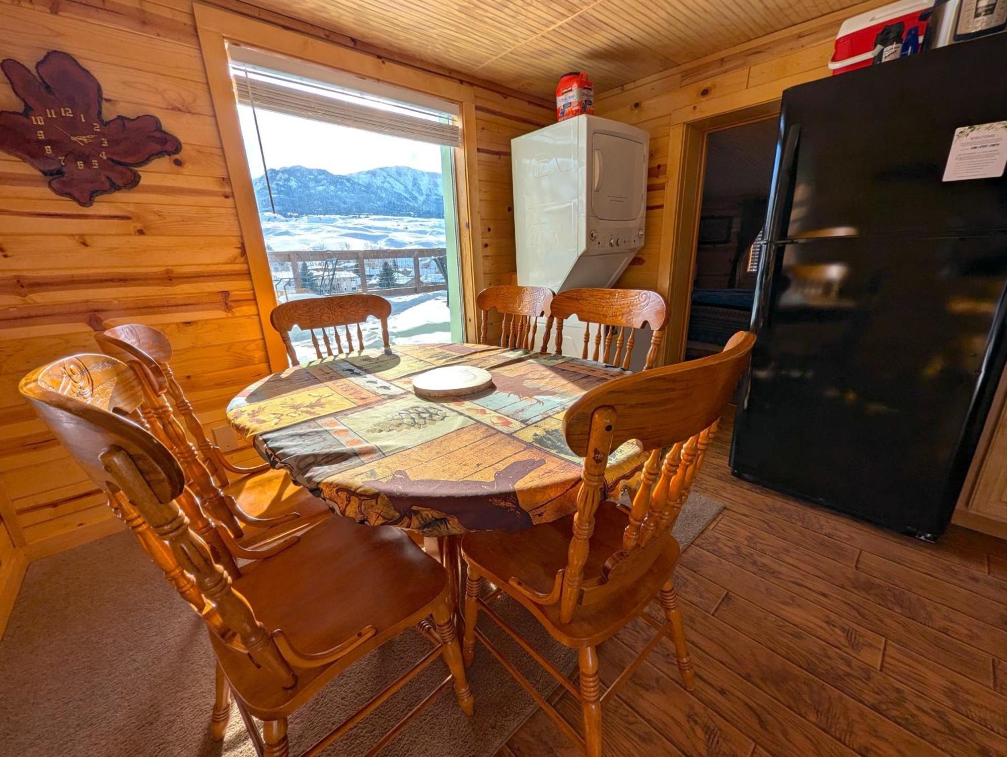 Yellowstone Treasure Guesthouses On The River Gardiner Exterior foto